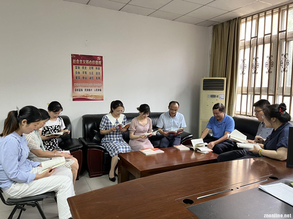 beat365在线唯一官网“中国乡村振兴研究院”主编的社区治理培训教材被民政厅采纳(图2)